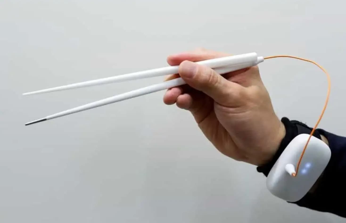 electric chopsticks to enhance salty tastes